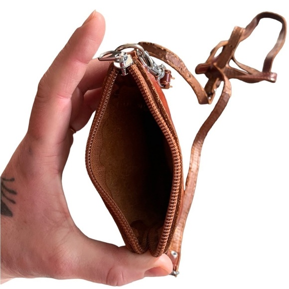 Hawaii Leather Passport Holder - Picture 3 of 3